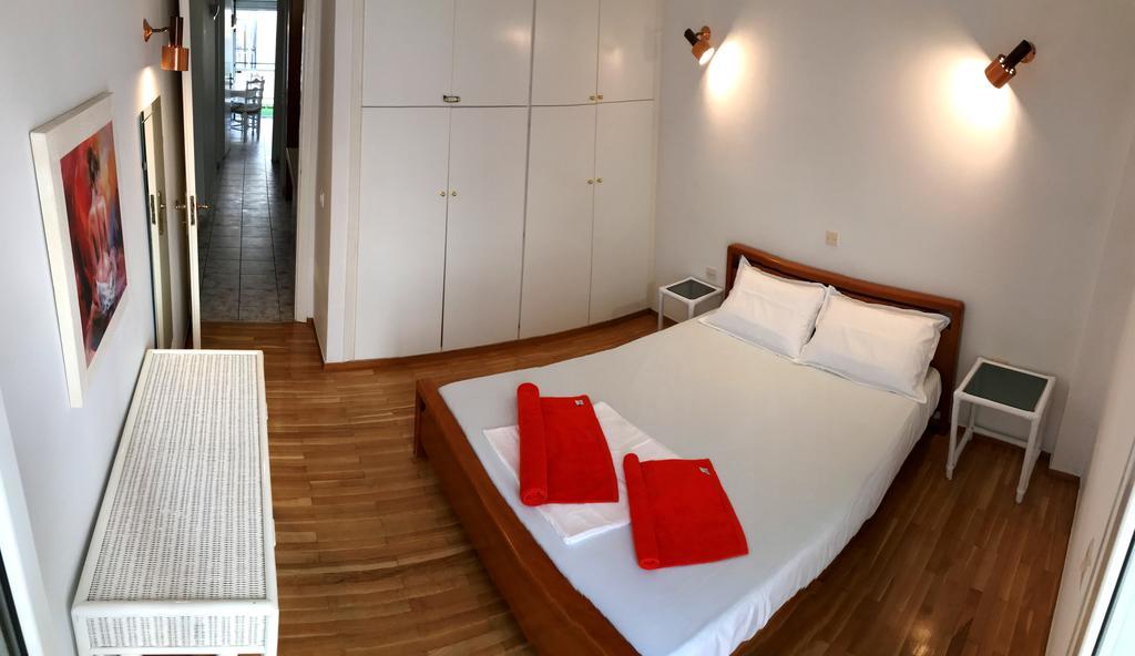 100M From The Beach Cosy Apartment ลูตรากี ภายนอก รูปภาพ